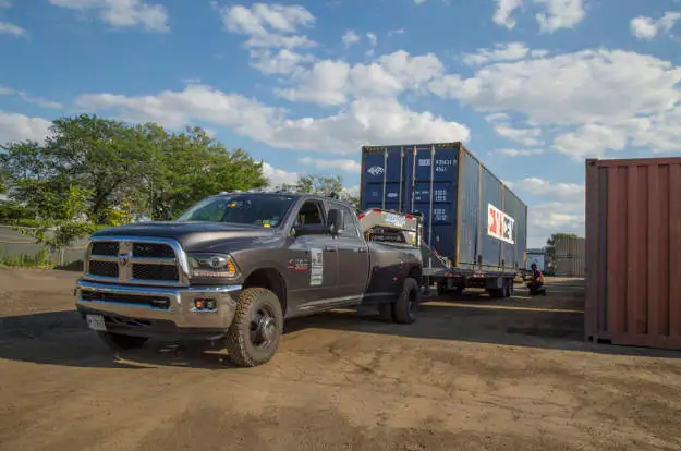 Heavy-Duty Towing - Pickup Truck with Flatbed Heavy-Duty Towing - Pickup Truck with Flatbed