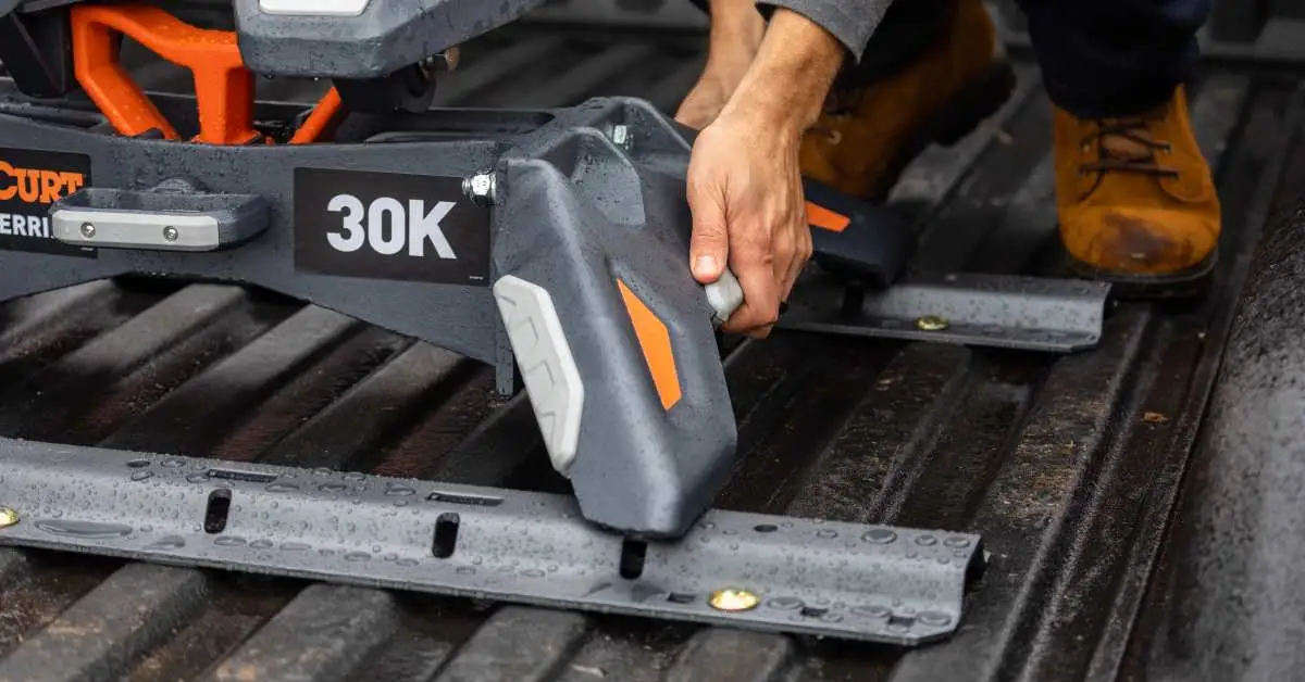 Fifth wheel base rails