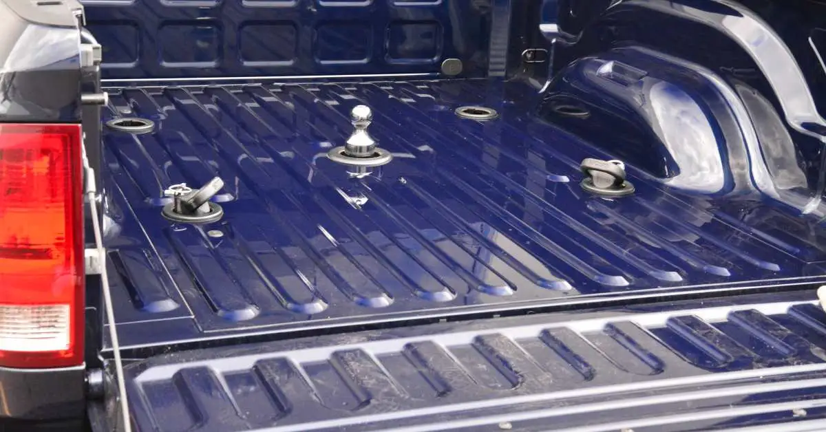 5th wheel hitch puck system
